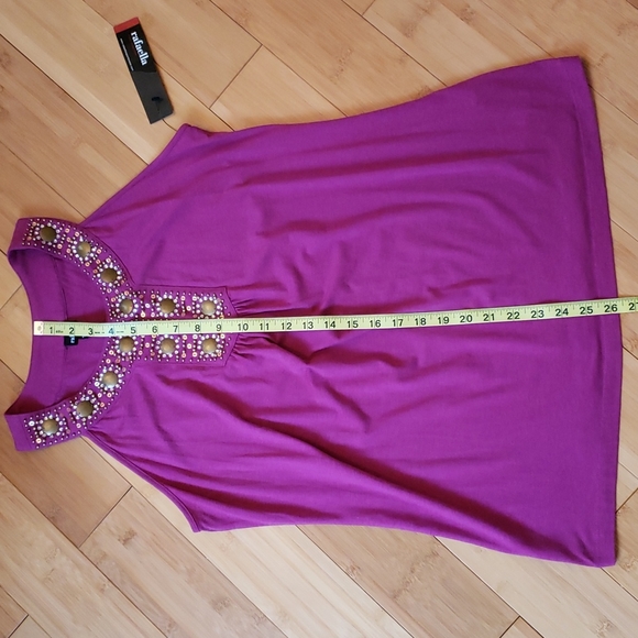 sleeveless embellished top - Picture 9 of 10